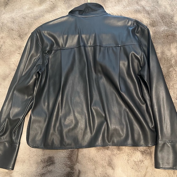 Zara Faux Leather Shirt Size Small
Like New, Pockets, Easy to Wear - Picture 9 of 11